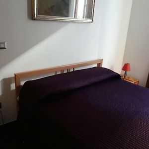 Camera con letto king size